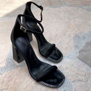 DKNY Block Heel with stones